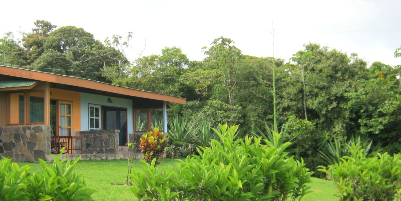 Cabines avec terrasse Ecolodge Anandamaya Lago Coter
