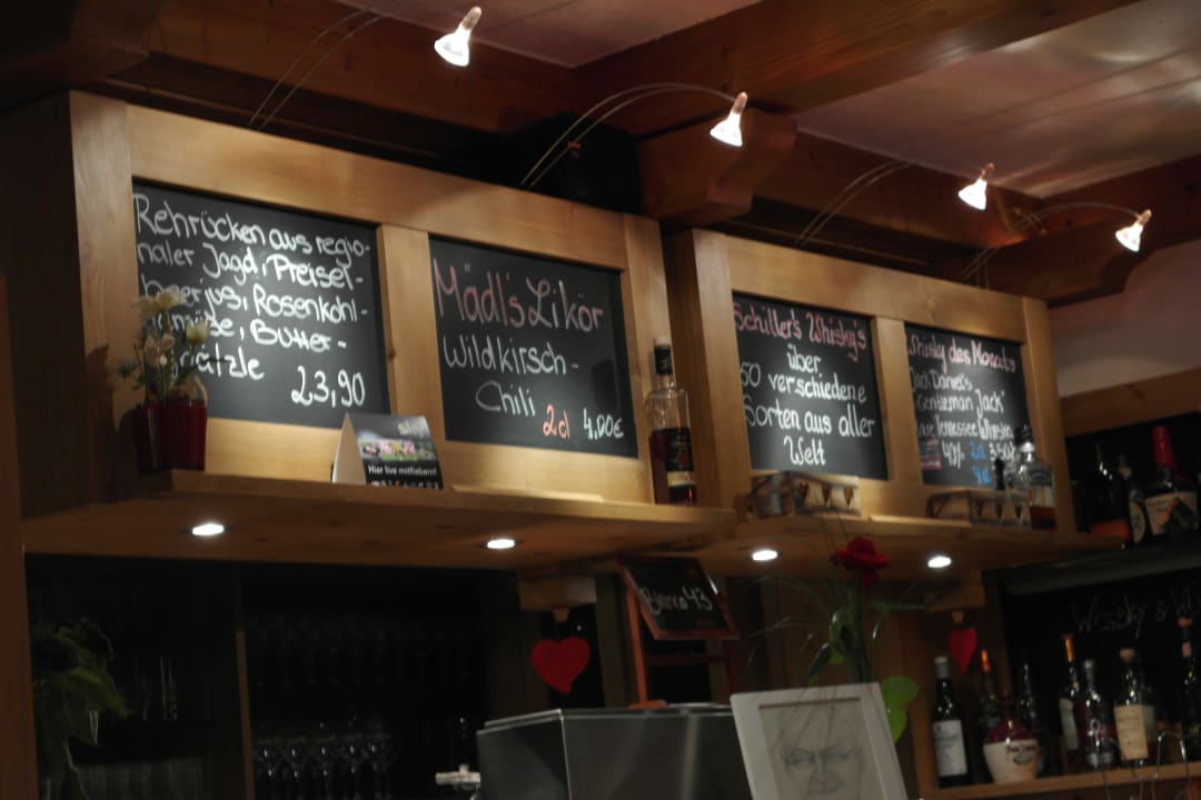 Bar, unter anderem mit über 50 Whiskys aus aller Welt Hotel Schiller