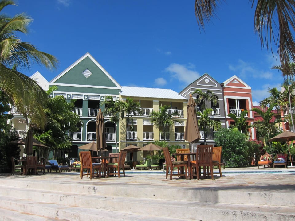 Poolanlage mit Restaurant Hotel Pelican Bay At Lucaya