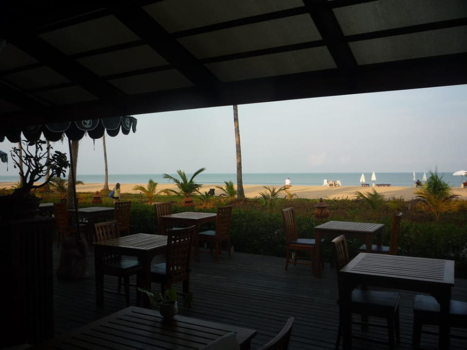 Ausblick zum Strand vom Restaurant Khaolak Orchid Beach Resort