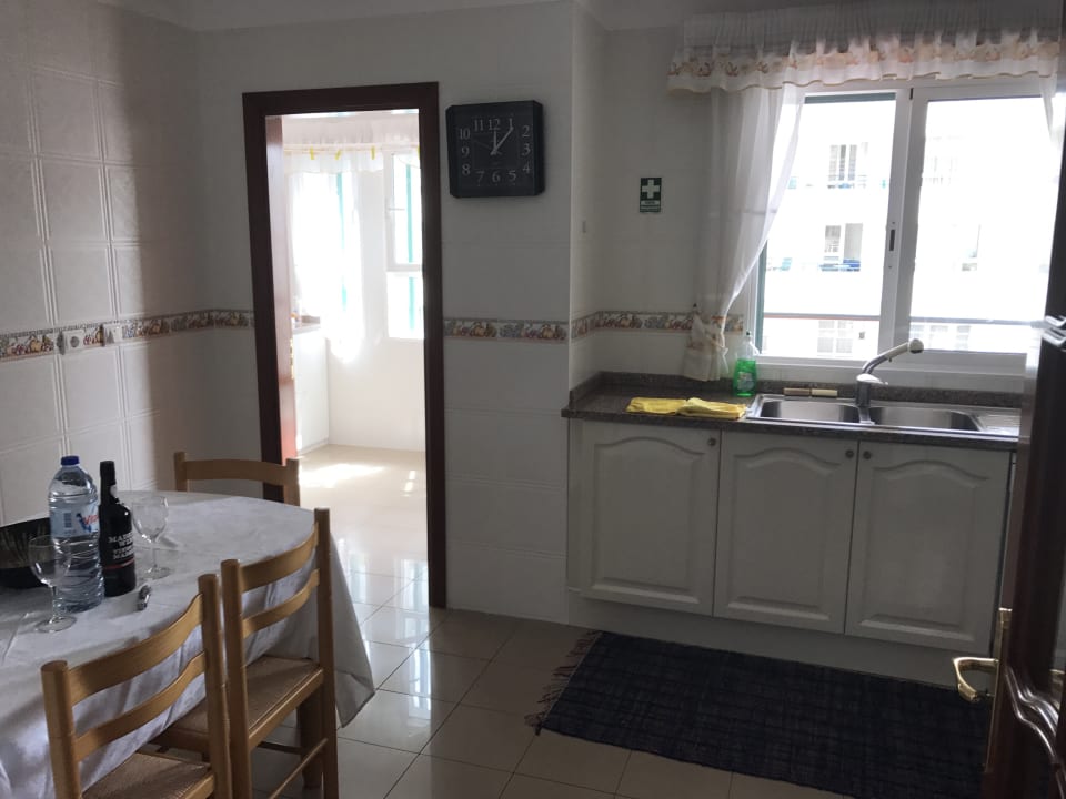 Zimmer Ajuda Charming Apartment