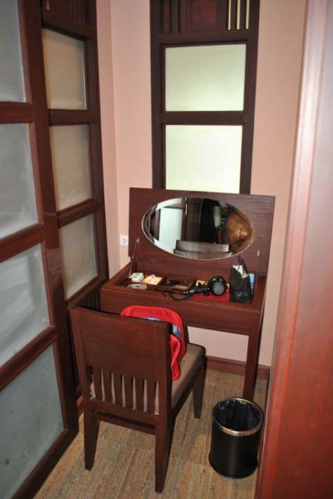 Der Frisiertisch Hotel Grand Pacific Sovereign Resort & Spa