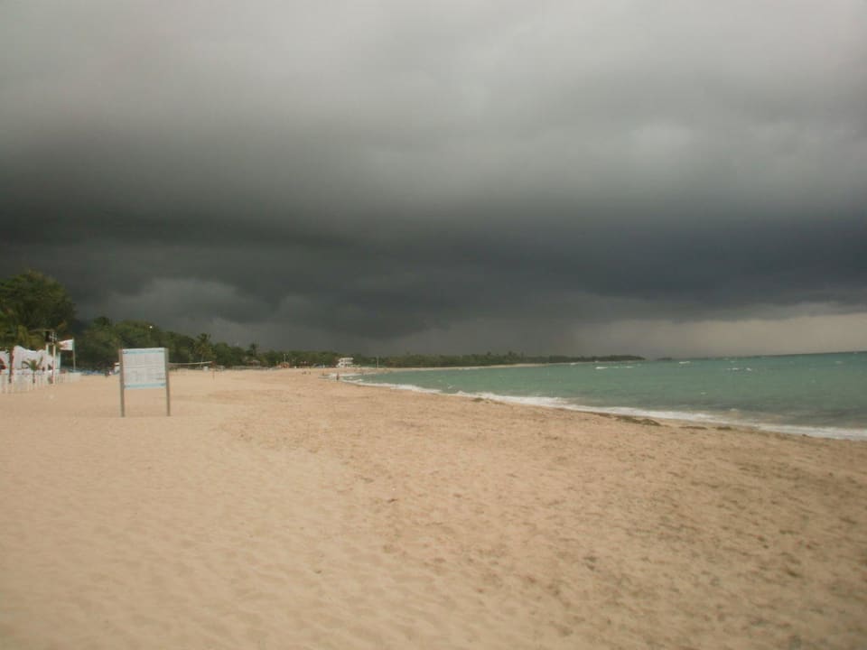 Vor dem Regen Emotions by Hodelpa Puerto Plata