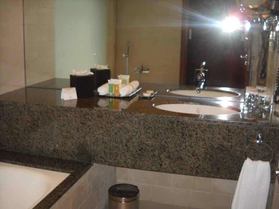 Zimmer Bad-Pflegeprodukte Grand Millennium Al Wahda Abu Dhabi