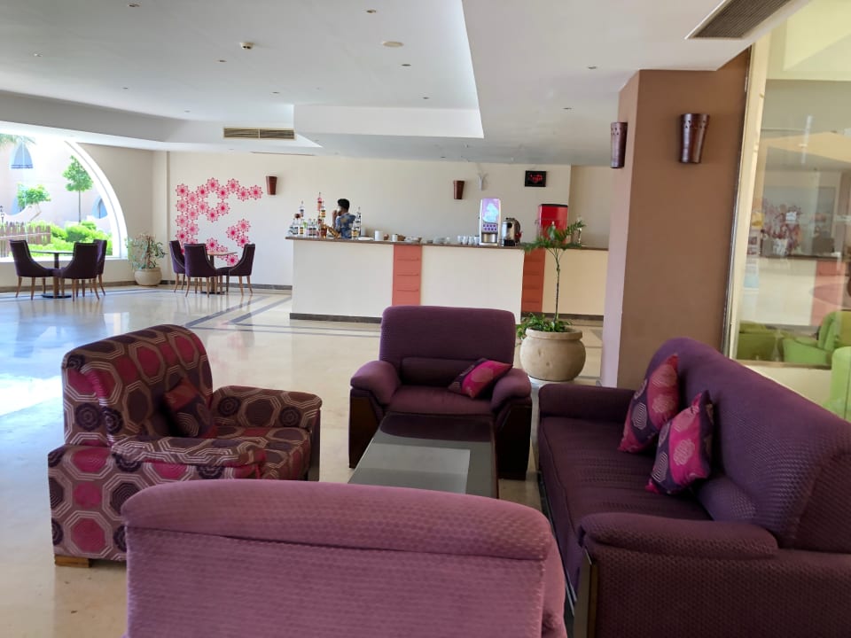 Lobby Three Corners Equinox Beach Resort