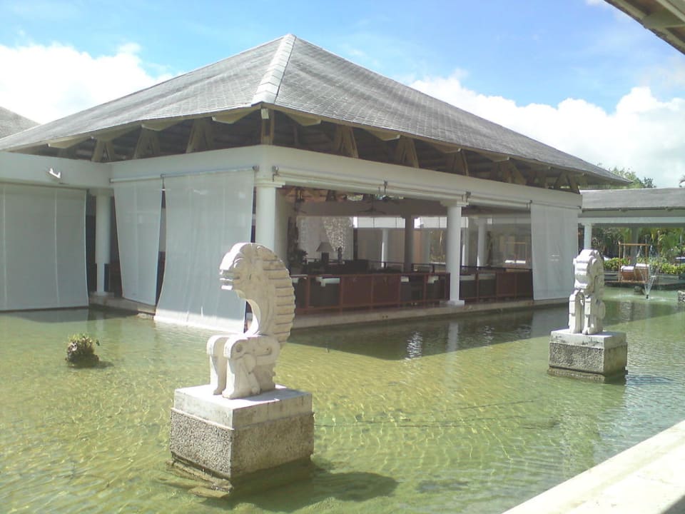Ruhigere Bar gegenüber der Lobbybar Catalonia Punta Cana - All Inclusive