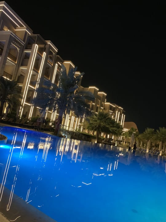 Pool DoubleTree by Hilton Resort & Spa Marjan Island