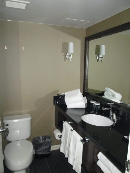Badezimmer Sandman Signature Hotel & Resort Vancouver Airport