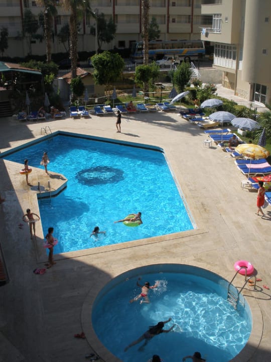 Basen Grand Atilla Hotel