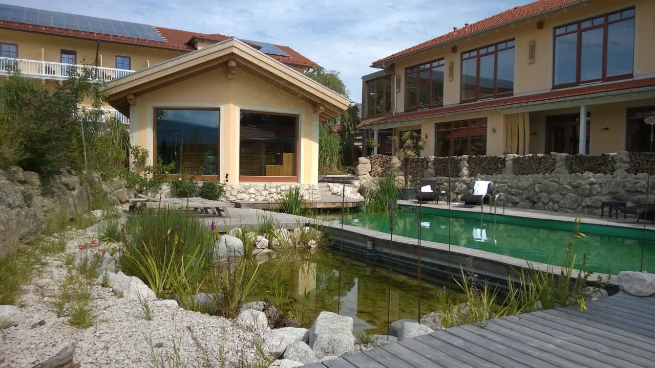 Außenpool und Saunen WellnessNaturResort Gut Edermann