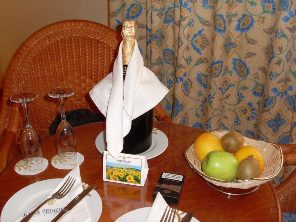 Sekt und Obst zur Begrüßung Bahia Principe Sunlight Costa Adeje