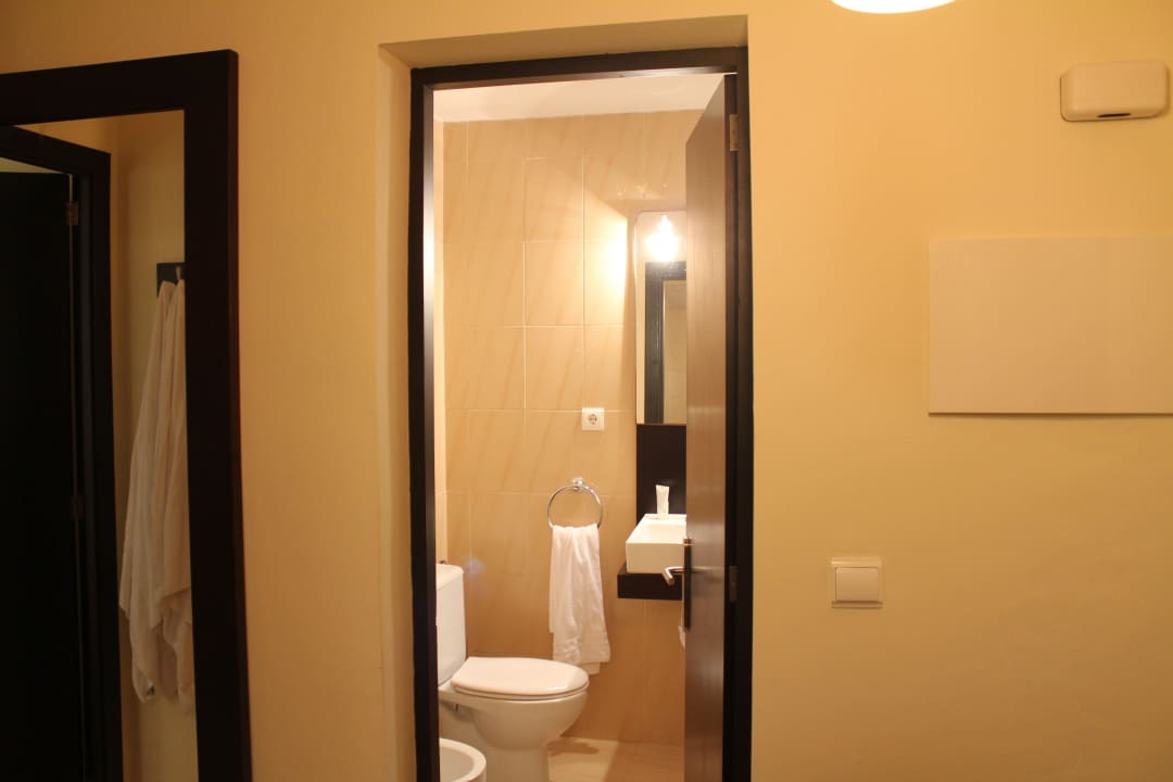 App 109 / Blick von Essecke ins Bad Apartamentos Vista Alegre Mallorca