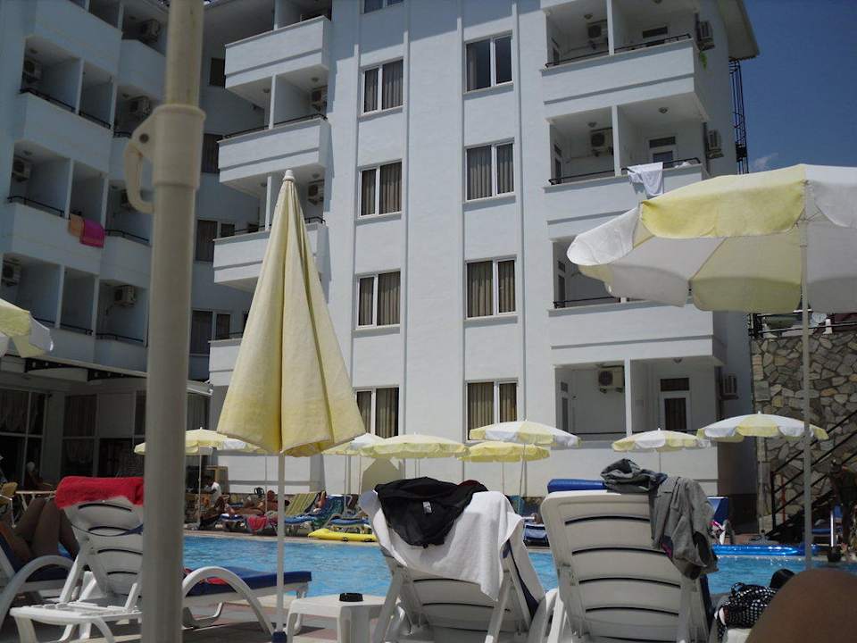 Aussicht vom Pool Enki Hotel