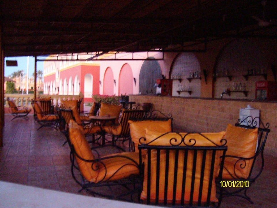 Am beheizten Pool Pickalbatros Alf Leila Wa Leila Resort - Neverland Hurghada