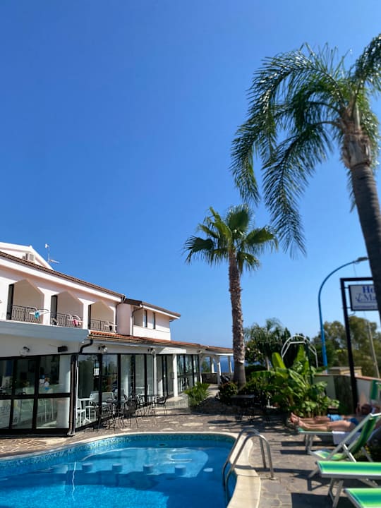 Außenansicht Hotel Marinella