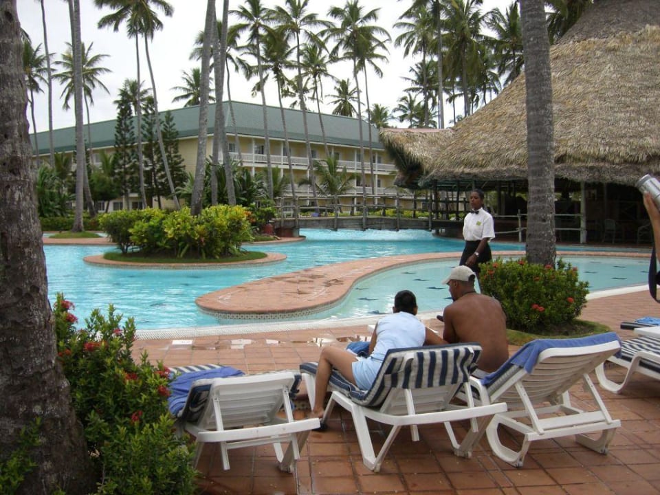 Бассейн Barcelo Bavaro Beach - Adults only