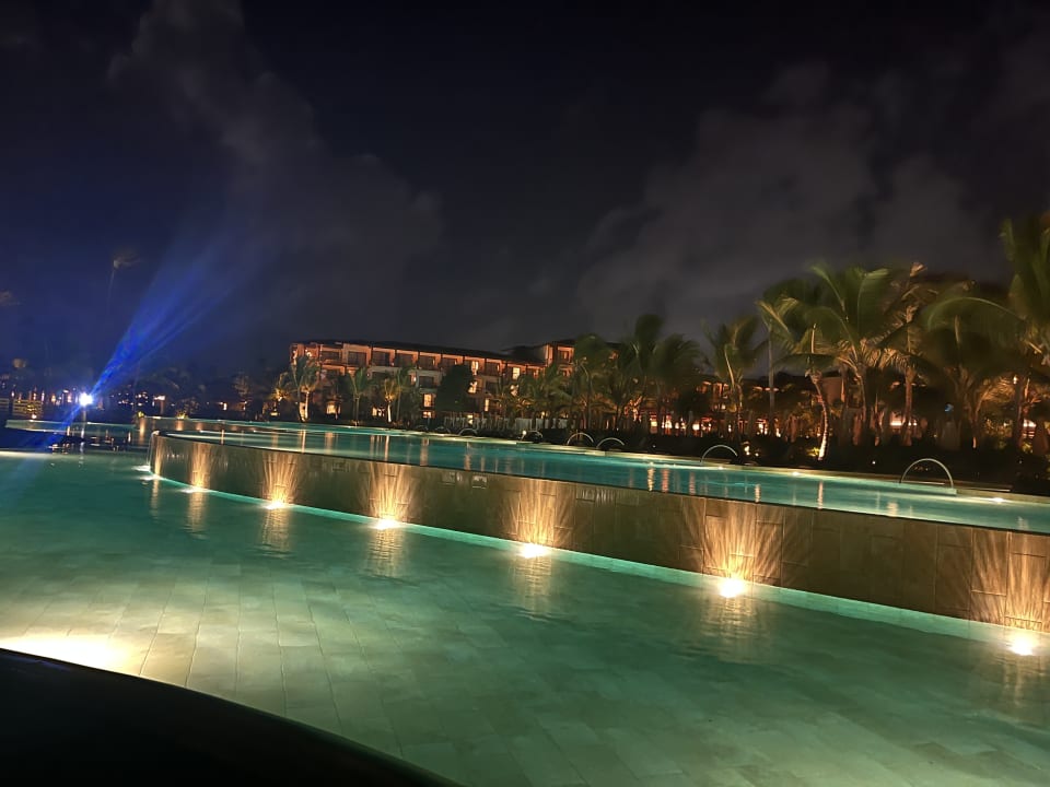 Pool Lopesan Costa Bávaro Resort, Spa & Casino