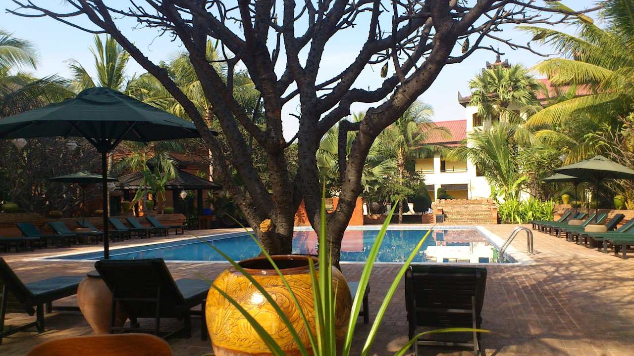 Blick zum Pool Amazing Bagan Resort
