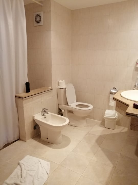 Zimmer Brayka Bay Resort