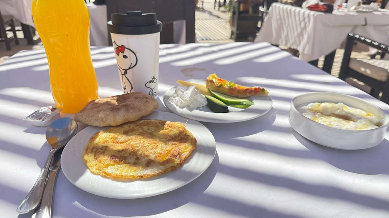 Gastro Three Corners Equinox Beach Resort