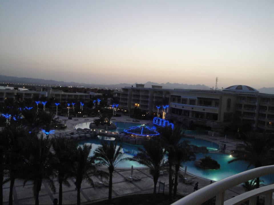 Abendbeleuchtung Palm Royale Resort - Soma Bay