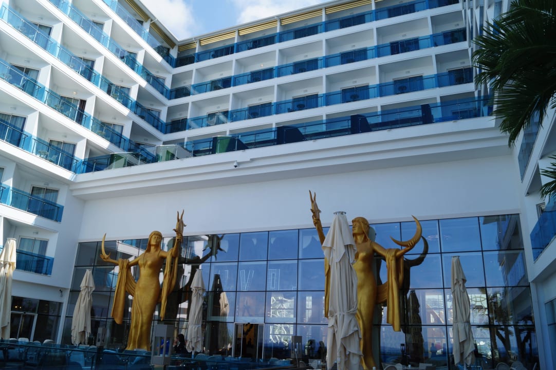 Anblick von hinten Azura Deluxe Resort & Spa Hotel