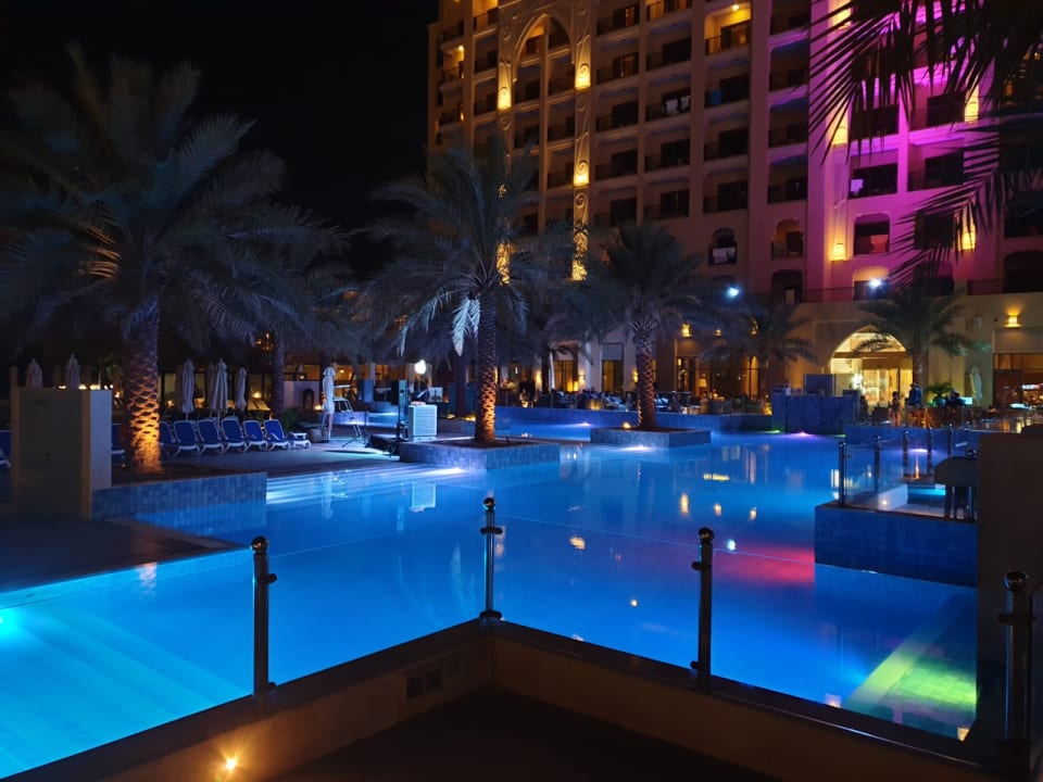 Pool DoubleTree by Hilton Resort & Spa Marjan Island