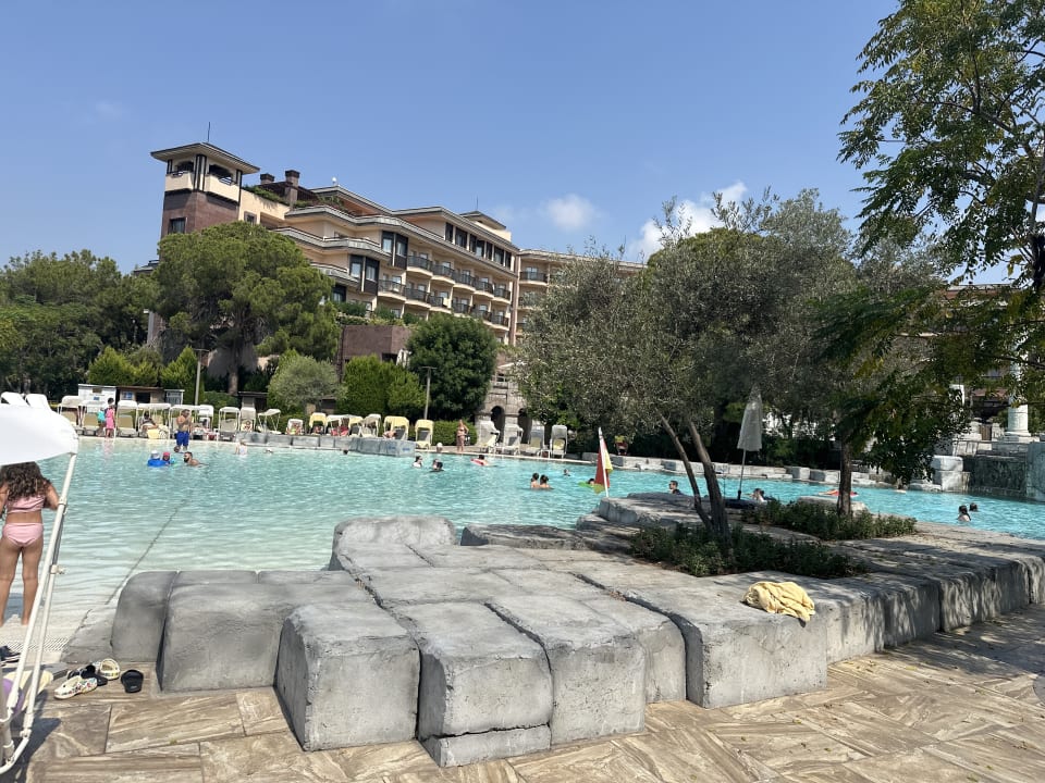 Pool Xanadu Resort Hotel