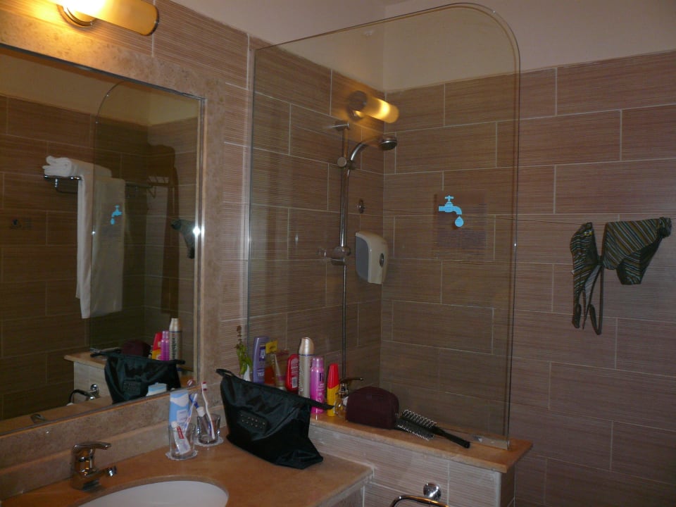 Saubere Toiletten und Duschen Jaz Dar EL Madina