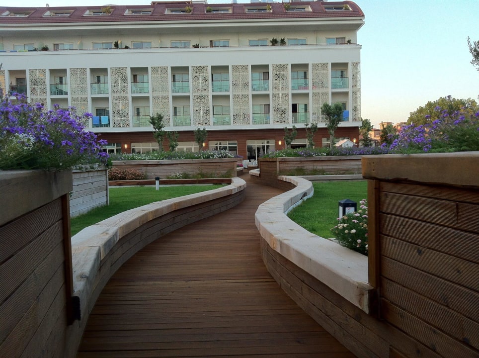 Gartenanlage auf dem Dach des Restaurant Sentido Trendy Verbena Beach