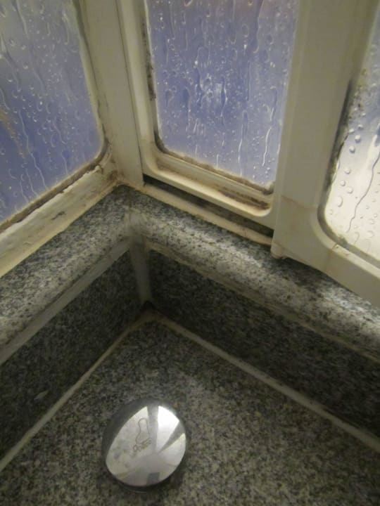 Verschimmelte Dusche, Abfluss geht kaum Stella Beach Resort & Spa Makadi Bay