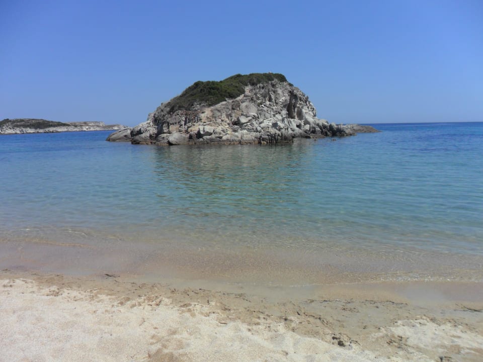 Kalamtsi beach 14km from Greenotel! GreenHill Holiday Suites Sarti