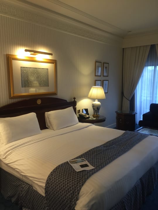 Zimmer Al Bustan Palace - A Ritz-Carlton Hotel