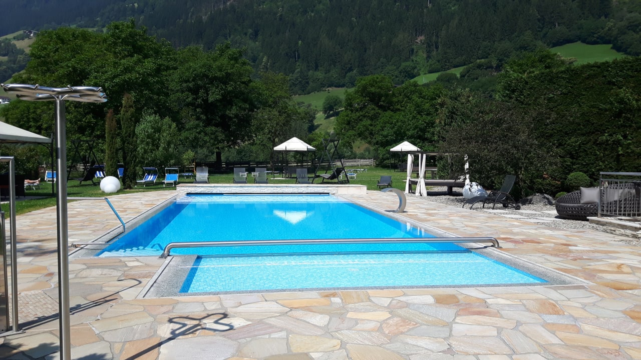 Pool Hotel Wiesenhof Garden Resort
