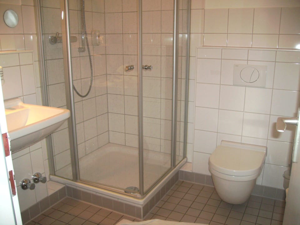 Bad im Topzustand! ACHAT Hotel Schwetzingen Heidelberg