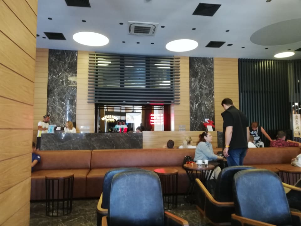 Lobby Hotel Orfeus Park