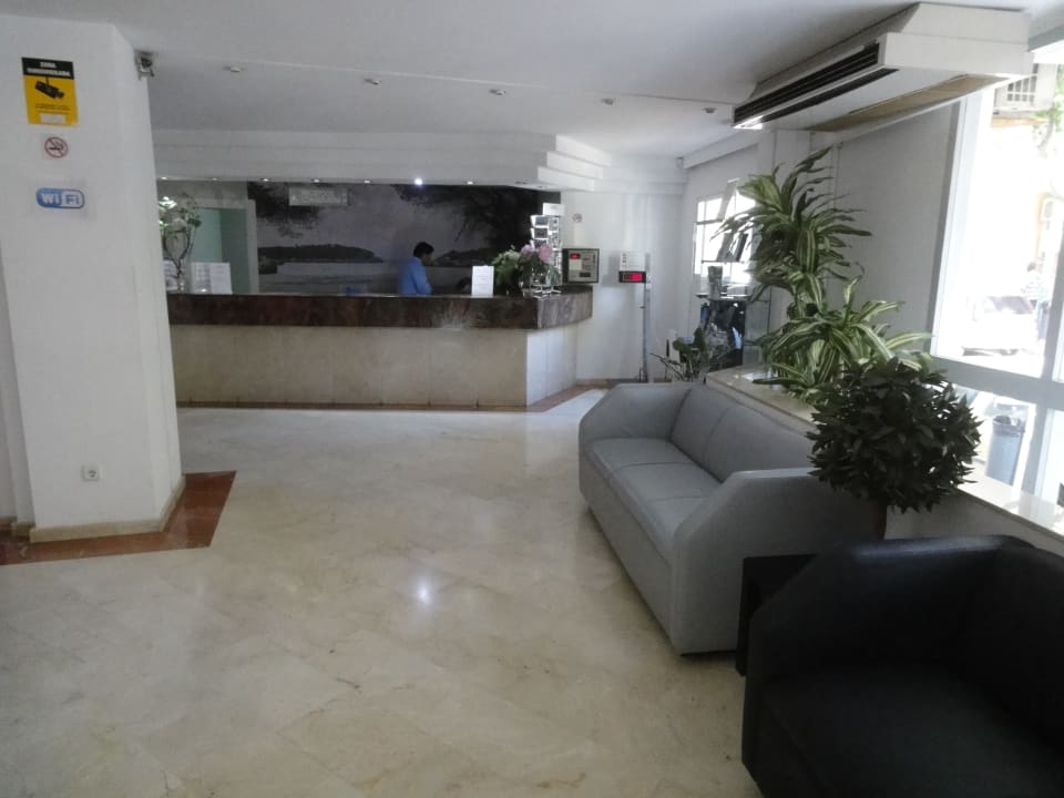 Lobby Hotel Kilimanjaro