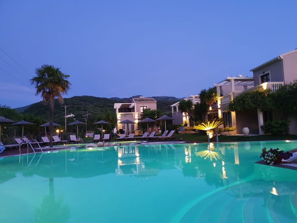 Pool Almyros Villas Resort