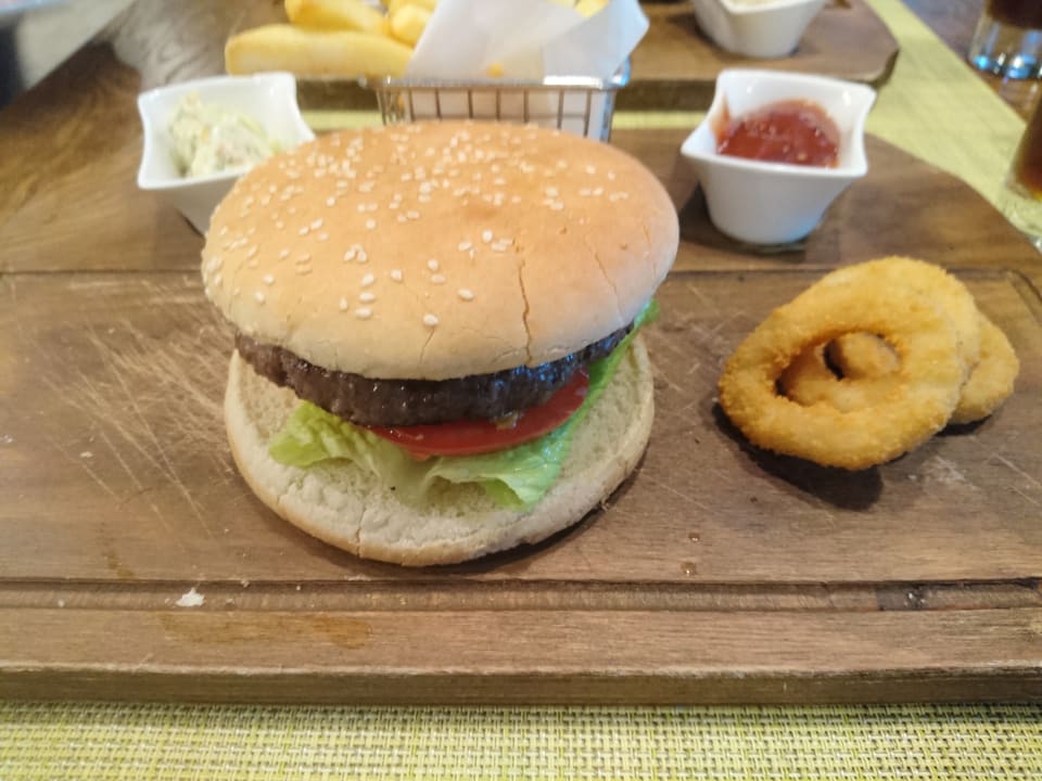 Gastro Acanthus Cennet Barut Collection