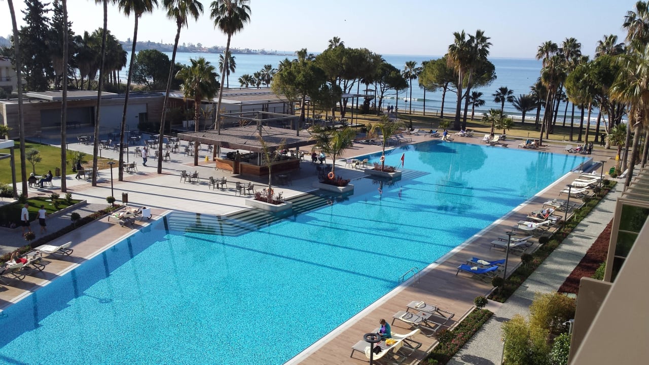 Poolansicht aus Zimmer 2109 Acanthus Cennet Barut Collection