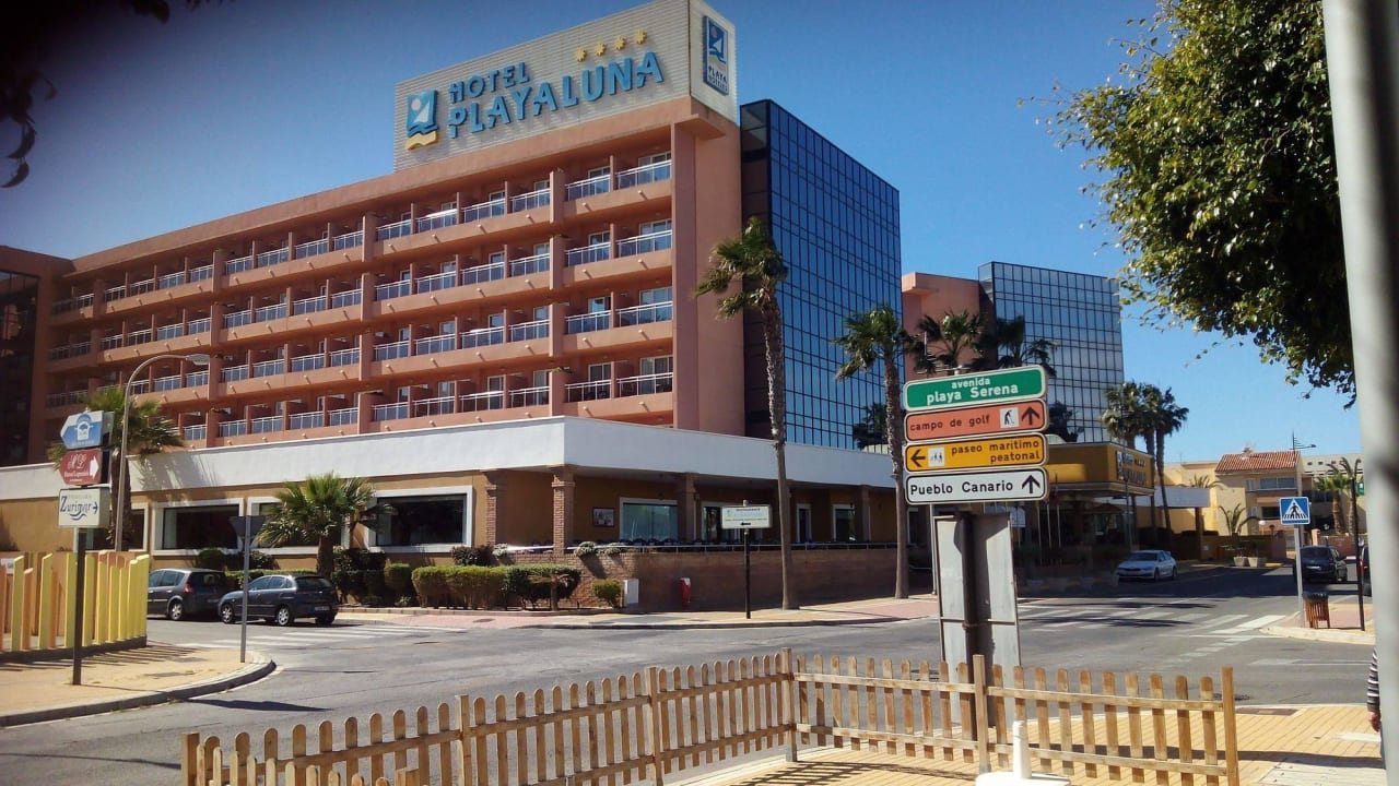 Blick von der ggü liegenden Strassenseite Hotel Best Roquetas