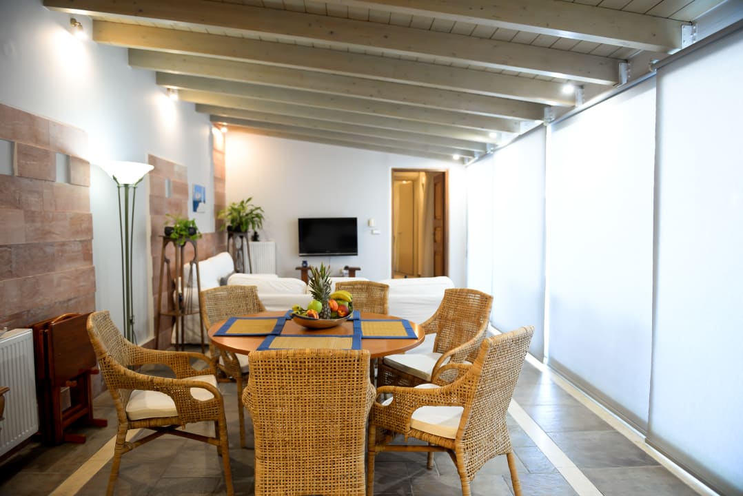 Zimmer Patras Luxury Seaside House