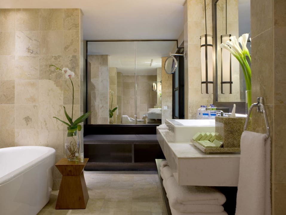 Suite Bathroom The Westin Resort Nusa Dua, Bali
