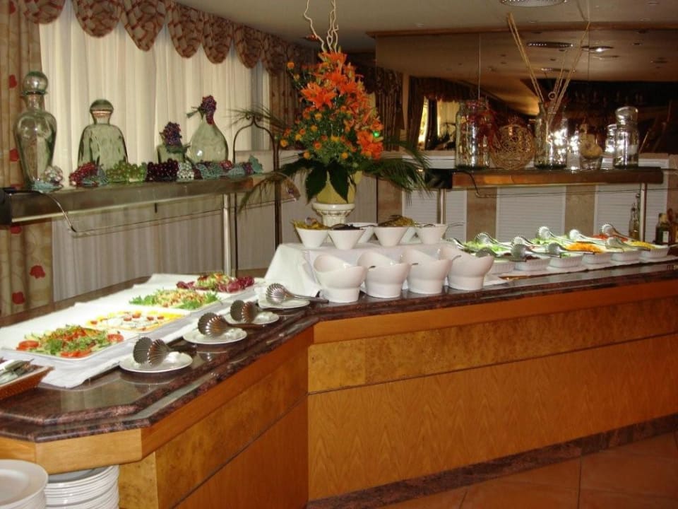 Buffet Mon Port Hotel & Spa