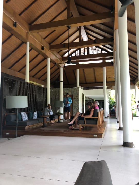 Lobby The Sarojin