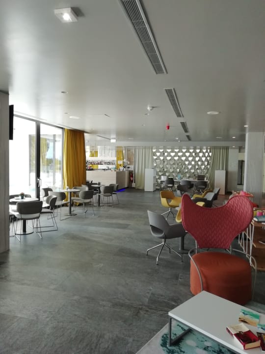 Lobby Bluesun Hotel Berulia