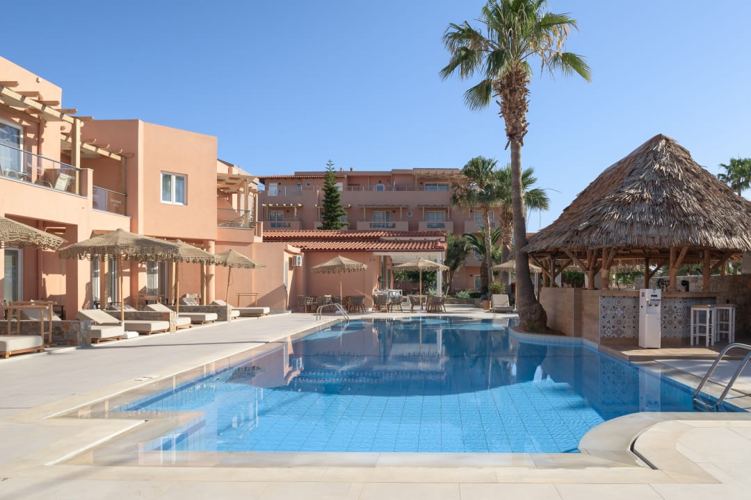 Pool High Beach Resort