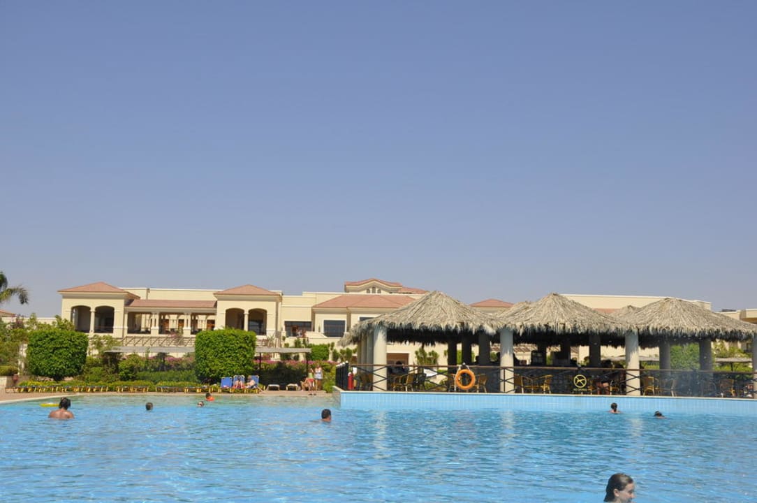 Basen hotelu Beach JAZ Mirabel Beach