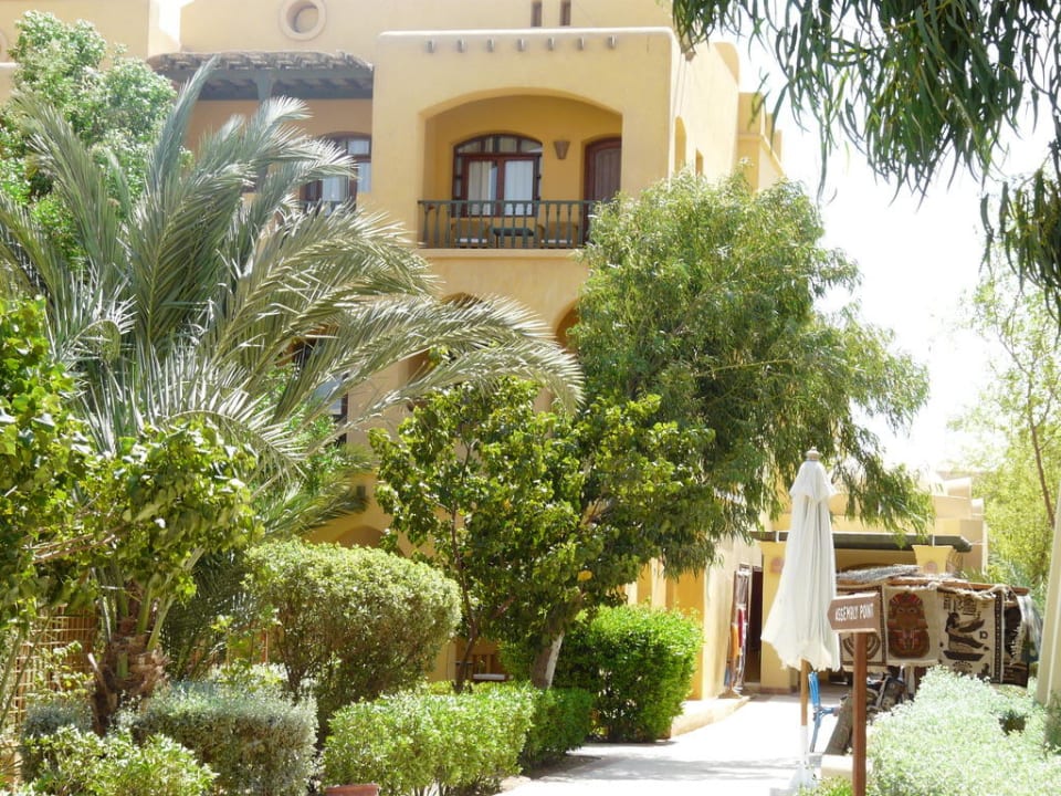 Garten mit Bungalow Three Corners Rihana Resort Deluxe