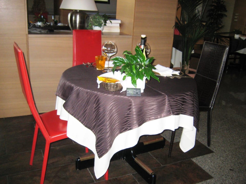 Reserv. Tisch im Speiseraum Hotel Castello Lake Front